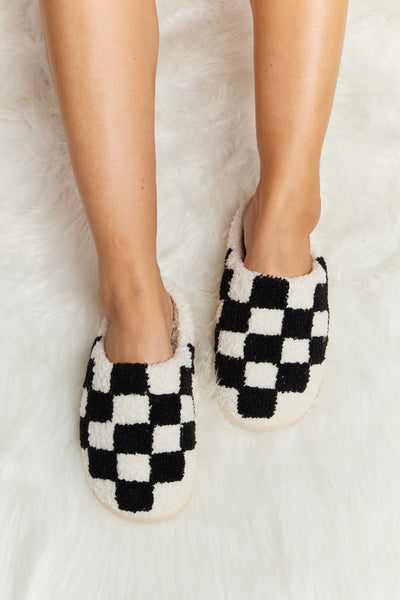 Melody Checkered Print Plush Slide Slippers  | KIKI COUTURE