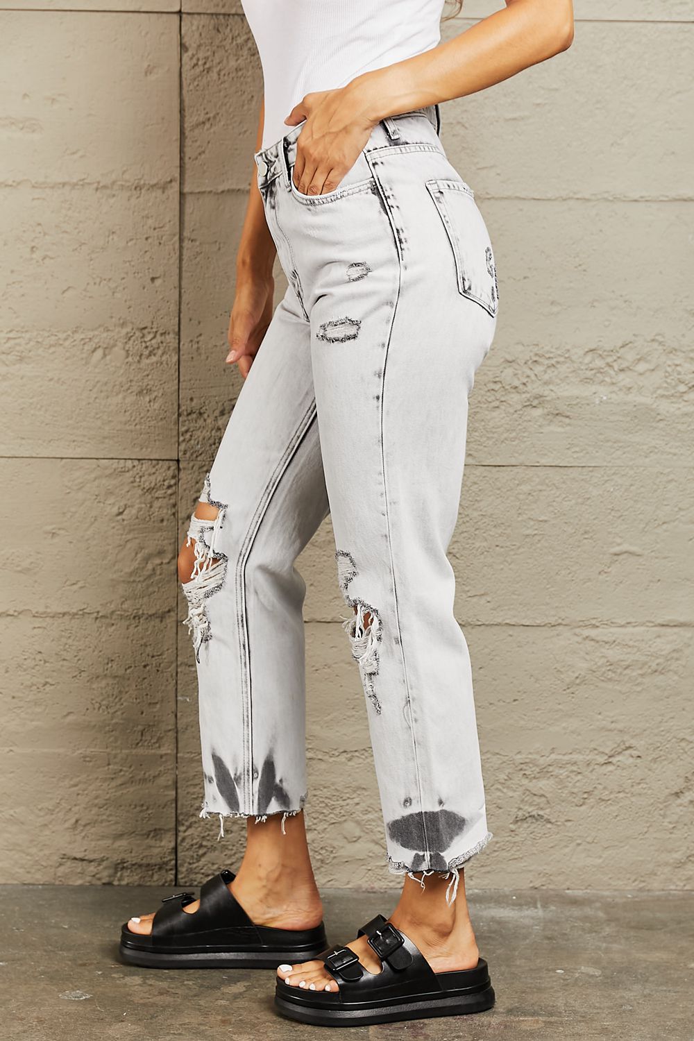 BAYEAS Acid Wash Accent Cropped Mom Jeans  | KIKI COUTURE