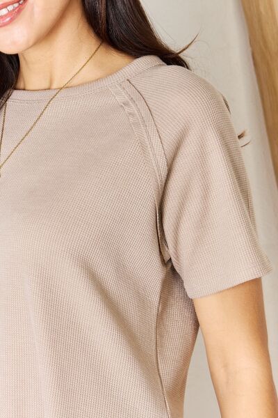 Zenana Baby Waffle Short Sleeve Slit High-Low T-Shirt  | KIKI COUTURE